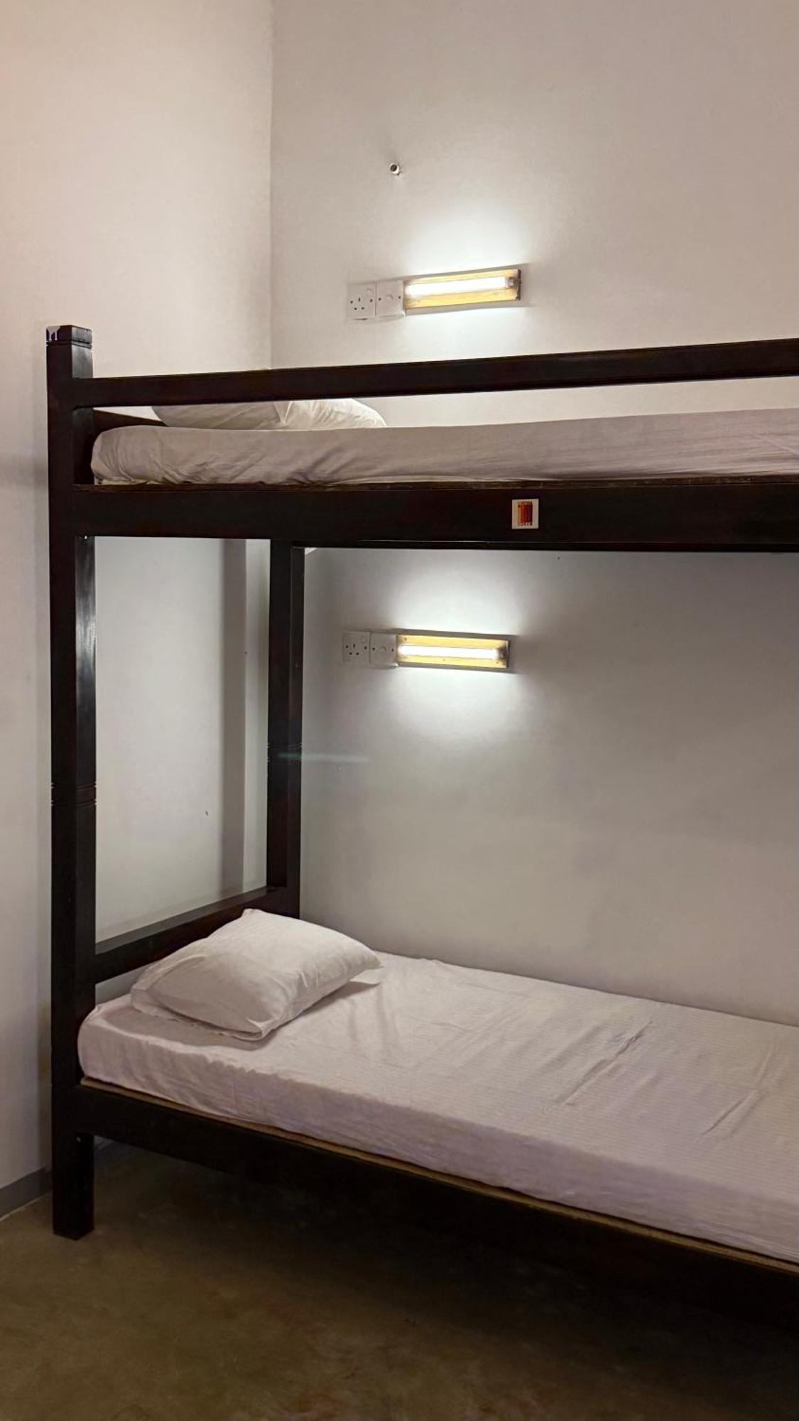 Хостел Bunk 15 Hiriketiya Диквелла Экстерьер фото