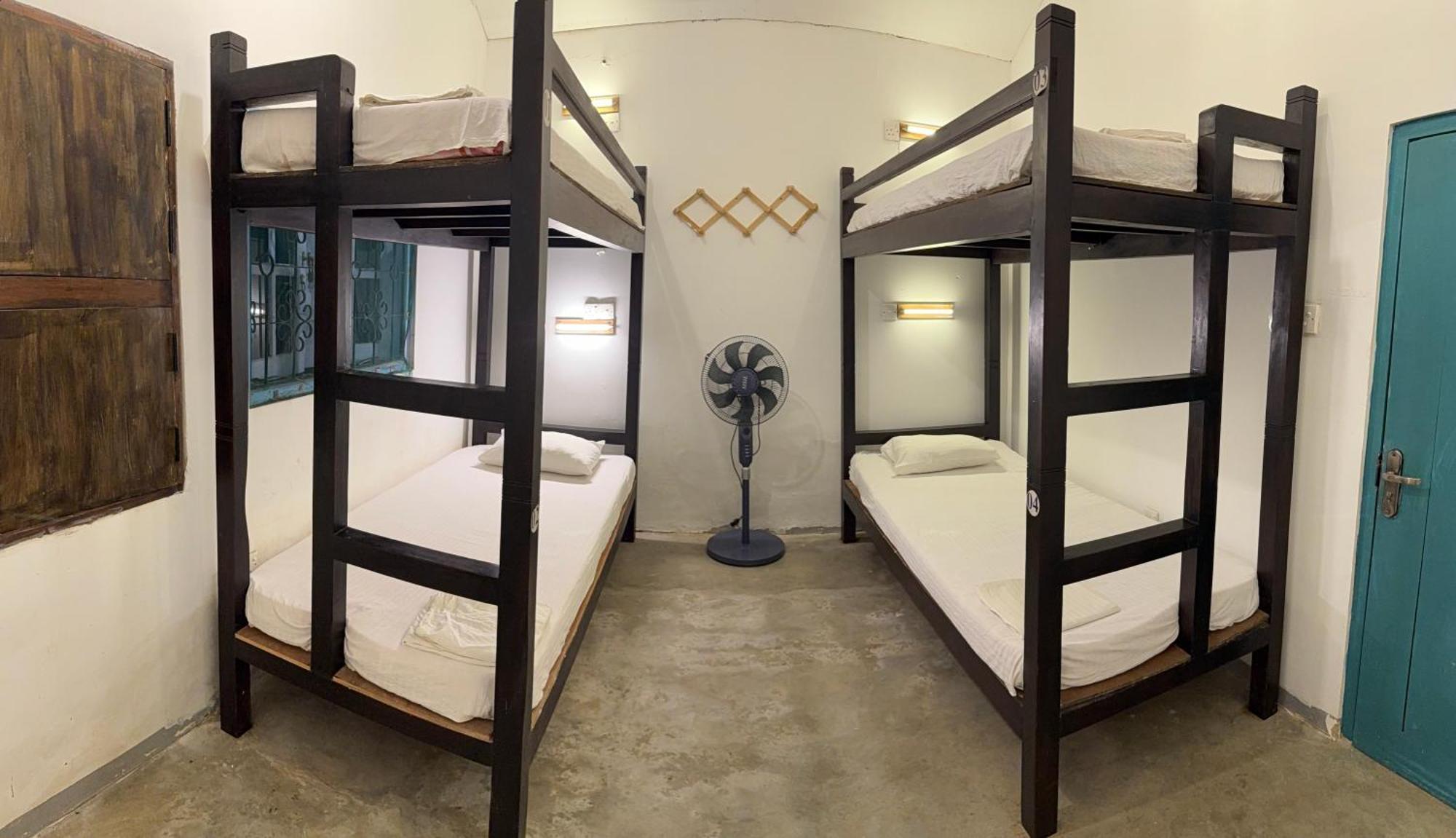 Хостел Bunk 15 Hiriketiya Диквелла Экстерьер фото